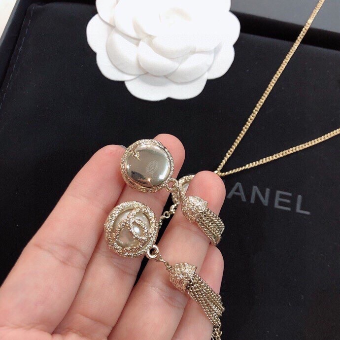 Chanel Necklaces